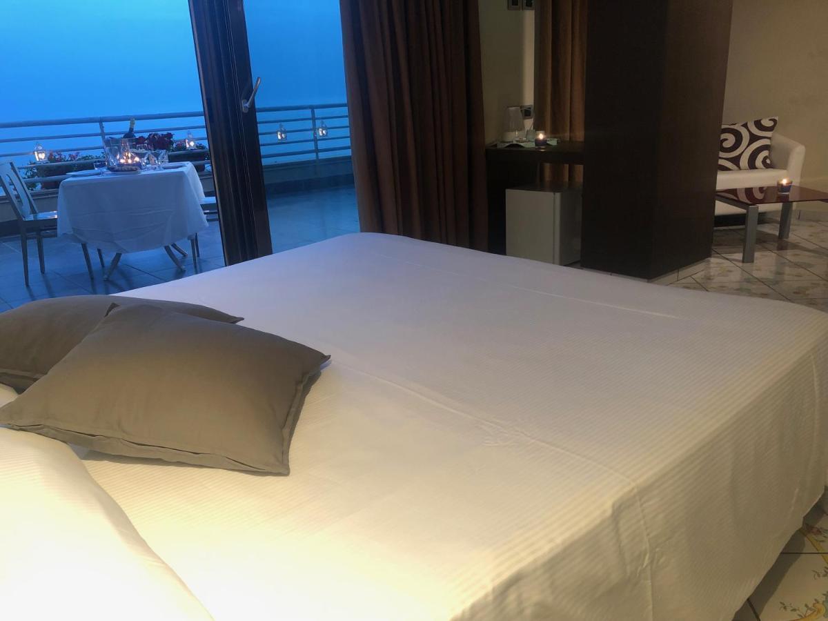Hotel Ancora Понтеканьяно Экстерьер фото